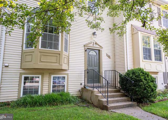 Property at 12 Almaden Pl, Gaithersburg, MD 20878, 3 beds, 3.5 baths