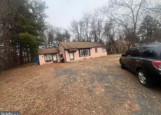 Property at 25 County Line Rd, Huntingdon Valley, PA 19006, 3 beds, 2 baths