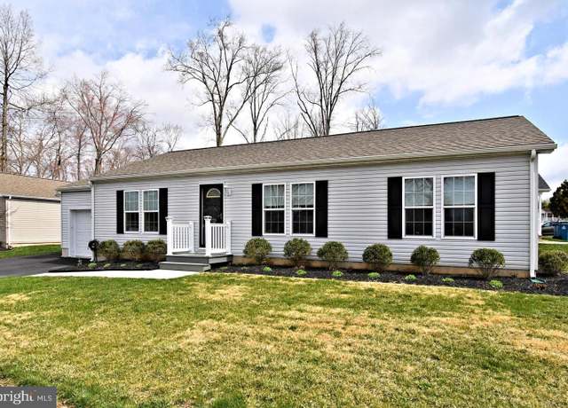 Property at 176 Hemlock Dr, Doylestown, PA 18901, 3 beds, 2 baths