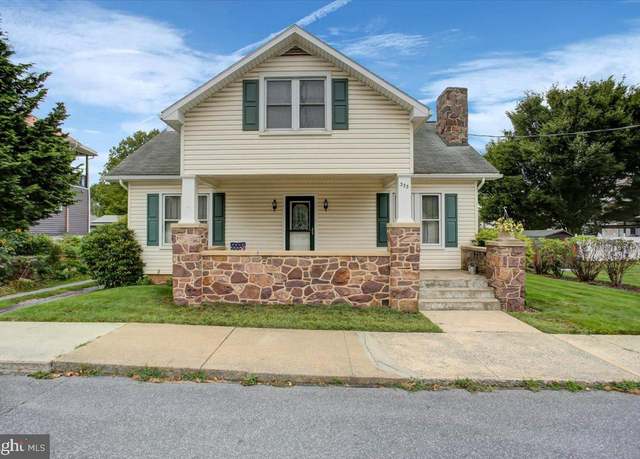Property at 333 Walnut St, Shippensburg, PA 17257, 3 beds, 1.5 baths