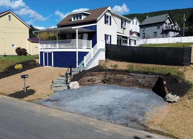 Property at 526 Center St, Lykens, PA 17048, 3 beds, 1 bath