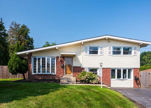 Property at 404 Lyndhurst Dr, Broomall, PA 19008, 3 beds, 2.5 baths