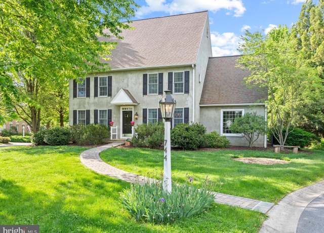 Property at 744 Goose Neck Dr, Lititz, PA 17543, 4 beds, 2.5 baths
