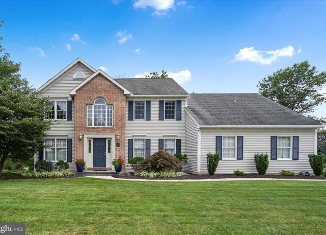 Property at 10 Tamarack Dr, Denver, PA 17517, 4 beds, 2.5 baths