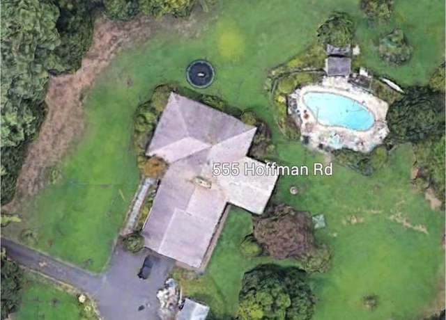 Property at 555 Hoffman Rd, Harleysville, PA 19438, 3 beds, 2 baths