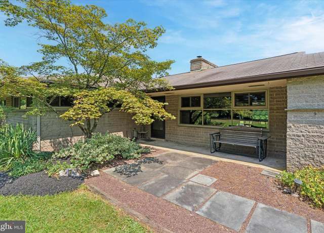 Property at 555 Hoffman Rd, Harleysville, PA 19438, 3 beds, 2 baths