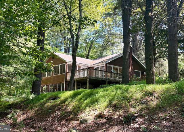 Property at 117 Heron Point Rd, East Stroudsburg, PA 18302, 3 beds, 2 baths