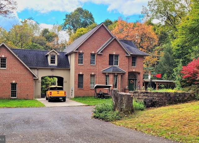 Property at 520 Blackwood St, Minersville, PA 17954, 6 beds, 3.5 baths
