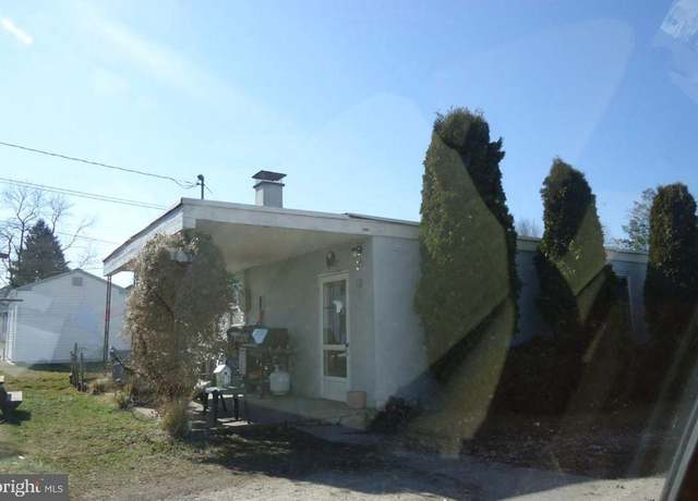 Property at 4250 Queen St, Dover, PA 17315, 2 beds, 1 bath