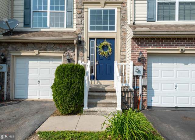 Property at 325 Cape Climb, York, PA 17408, 3 beds, 2.5 baths