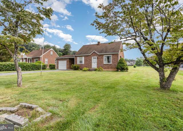Property at 1469 Arbor Ln, York, PA 17406, 3 beds, 1 bath