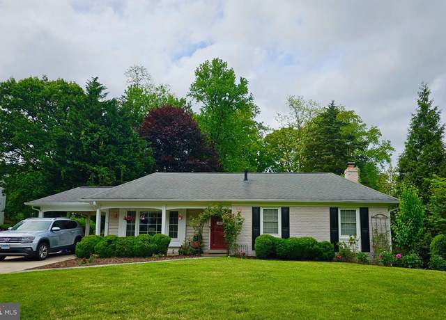 Property at 4412 Woodchuck Ct, Annandale, VA 22003, 5 beds, 3 baths