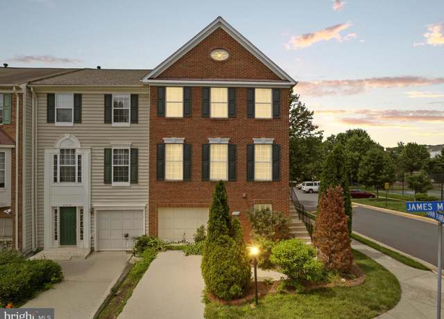Property at 2516 James Maury Dr, Herndon, VA 20171, 3 beds, 4 baths
