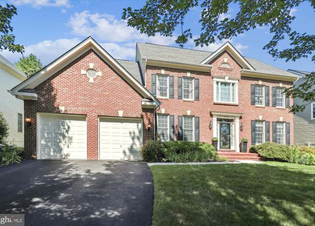 Property at 8049 Winstead Manor Ln, Lorton, VA 22079, 4 beds, 4.5 baths