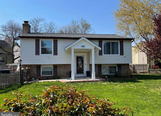 Property at 710 North St NE, Leesburg, VA 20176, 4 beds, 2 baths