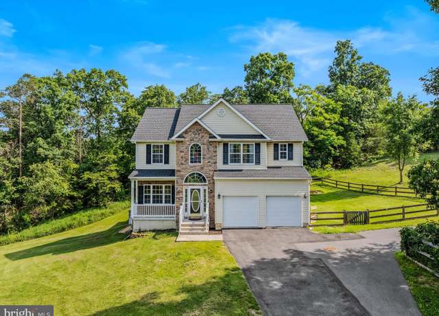 Property at 362 Aztec Dr, Martinsburg, WV 25405, 3 beds, 2.5 baths