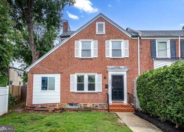 Property at 307 W 32nd St, Wilmington, DE 19802, 3 beds, 1.5 baths