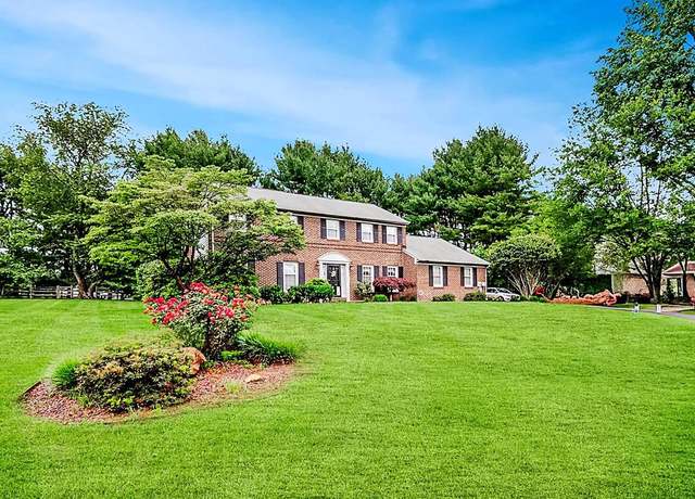Property at 12 Pierson Dr, Hockessin, DE 19707, 4 beds, 2.5 baths