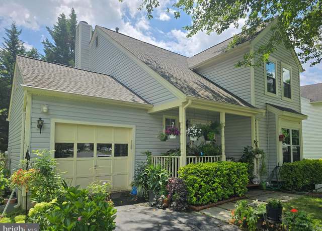 Property at 8420 Tea Rose Dr, Gaithersburg, MD 20879, 3 beds, 2.5 baths