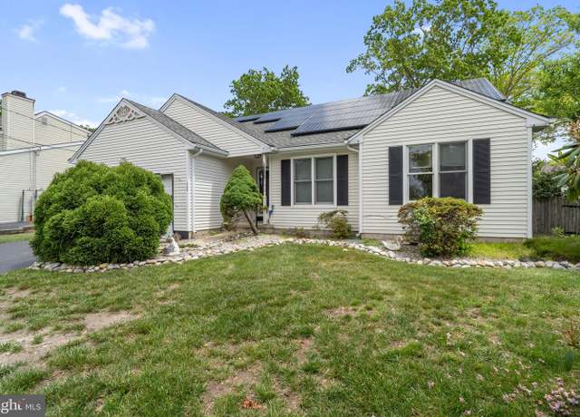 Property at 385 Mermaid Dr, Manahawkin, NJ 08050, 3 beds, 2 baths