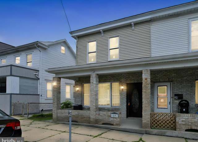 Property at 27 E Ridge St, Lansford, PA 18232, 6 beds, 2 baths