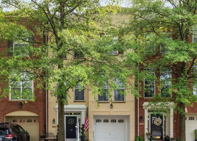 Property at 5016 Gardner Dr, Alexandria, VA 22304, 3 beds, 3.5 baths