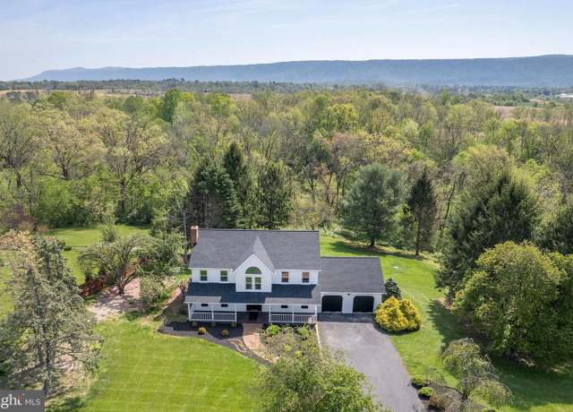 Property at 405 Spring Hollow Rd, Woodstock, VA 22664, 4 beds, 4.5 baths