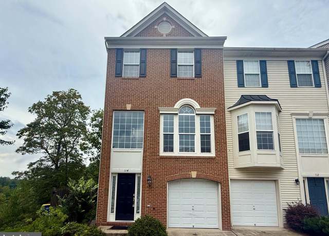 Property at 114 Barrett Ct, Stafford, VA 22554, 3 beds, 3.5 baths