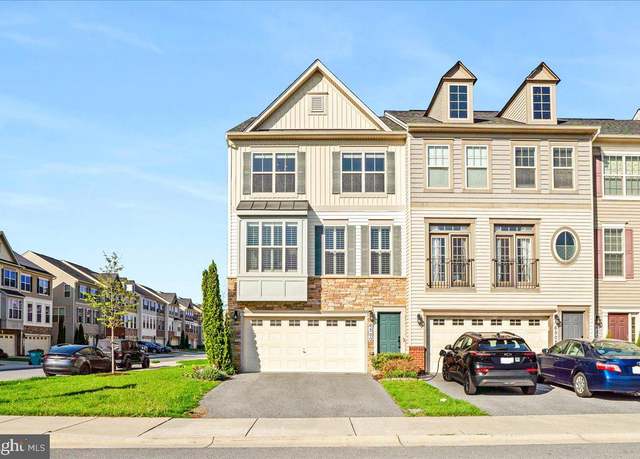 Property at 6500 Newton Dr, Frederick, MD 21703, 3 beds, 3 baths