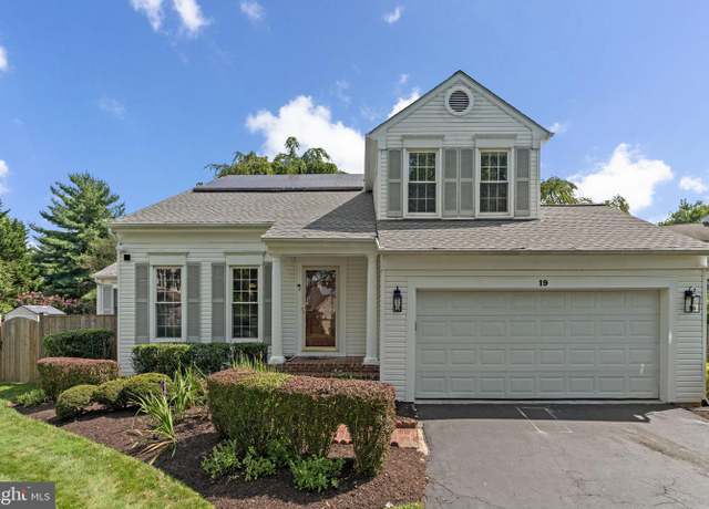 Property at 19 Saddleview Ct, North Potomac, MD 20878, 4 beds, 3.5 baths