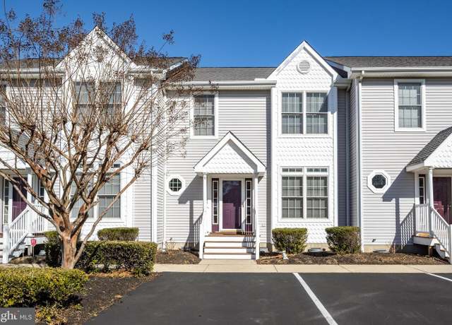 Property at 10050 Golf Course Rd #12, Ocean City, MD 21842, 3 beds, 2.5 baths