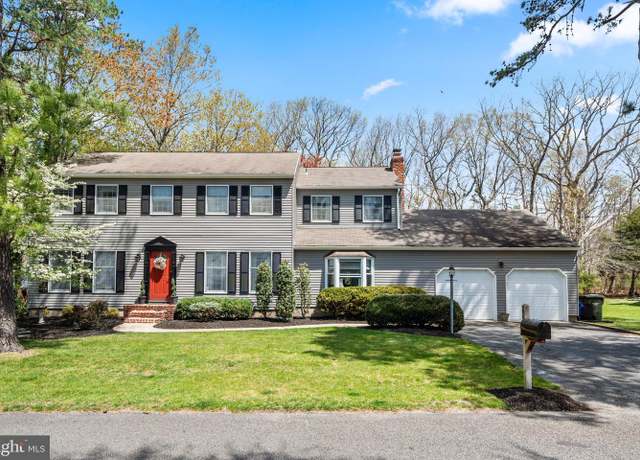 Property at 22 Cochise Cir, Medford Lakes, NJ 08055, 4 beds, 2.5 baths