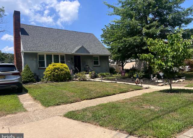 Property at 332 E Stafford Ave, Laurel Springs, NJ 08021, 4 beds, 2 baths