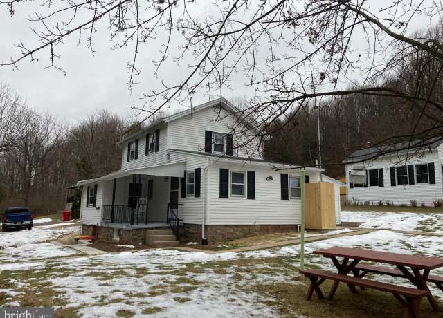 Property at 524 Buzzard Rd, Reading, PA 19608, 3 beds, 1 bath