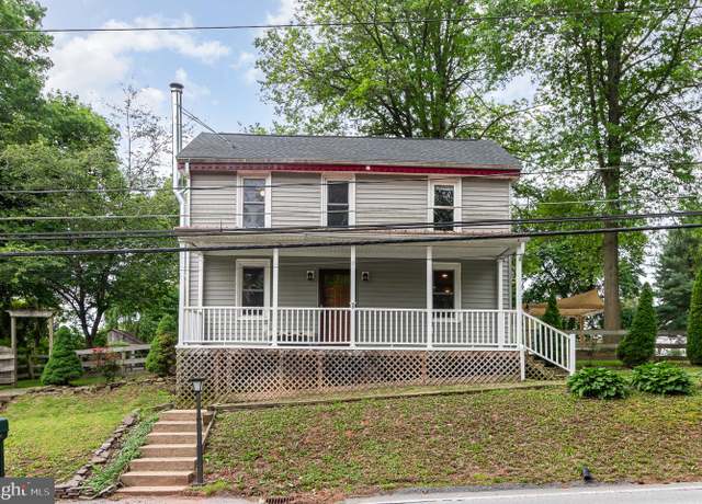 Property at 1532 Main St, Mechanicsburg, PA 17055, 3 beds, 1.5 baths