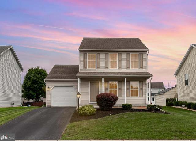 Property at 13 Princeton Dr, Carlisle, PA 17013, 3 beds, 2.5 baths