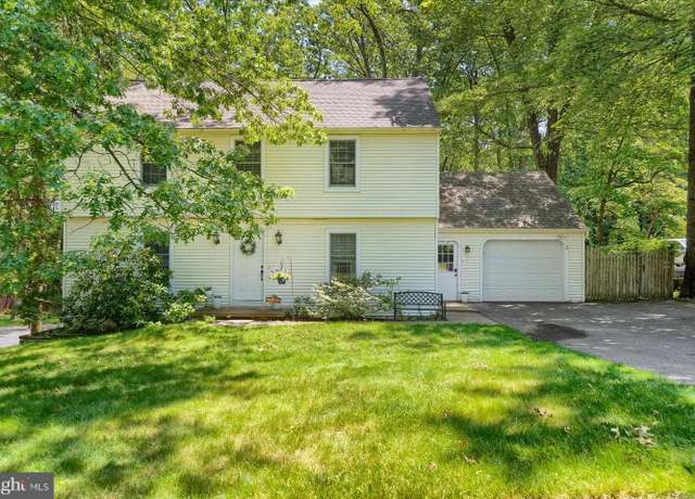 Property at 613 Wiltshire Dr, State College, PA 16803, 5 beds, 3.5 baths