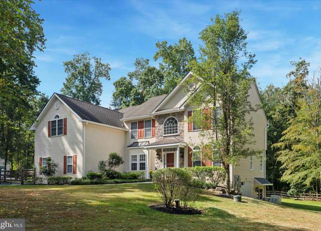 Property at 662 Reservoir Rd, West Chester, PA 19380, 4 beds, 3.5 baths