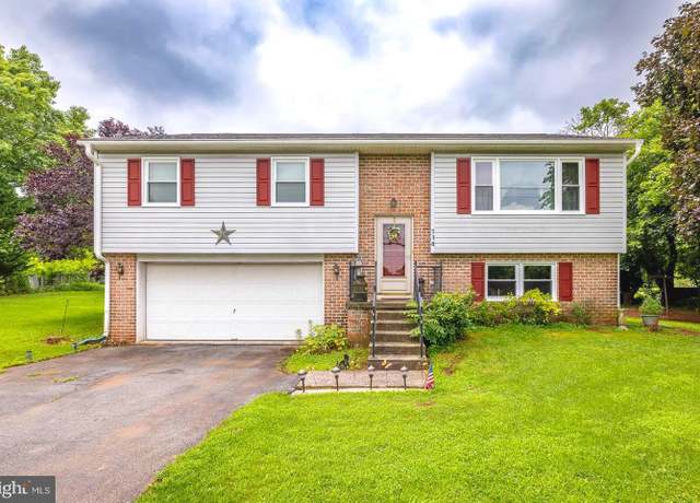 Property at 114 E Maple Grove Rd, Bowmansville, PA 17507, 3 beds, 1.5 baths
