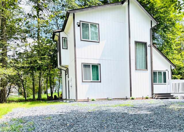 Property at 8540 Hillcrest Dr, Tobyhanna, PA 18466, 3 beds, 2 baths