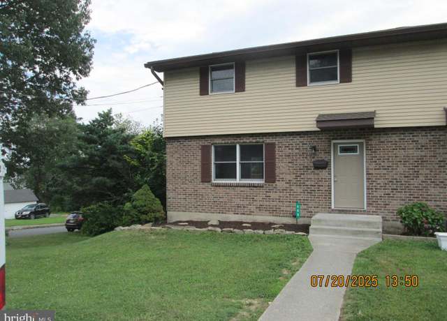 Property at 800 William St, Pen Argyl, PA 18072, 3 beds, 1.5 baths