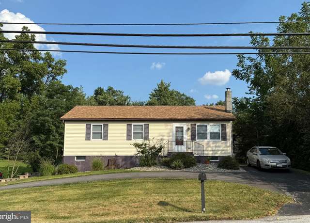 Property at 2856 W Canal Rd, Dover, PA 17315, 3 beds, 2 baths