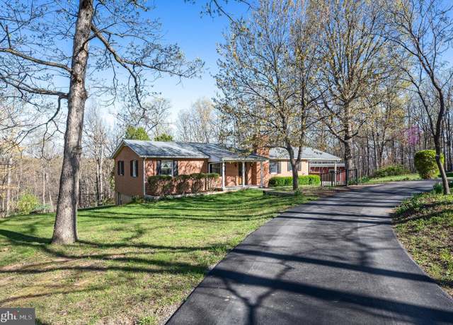 Property at 562 Valley View Dr, Winchester, VA 22603, 4 beds, 3 baths
