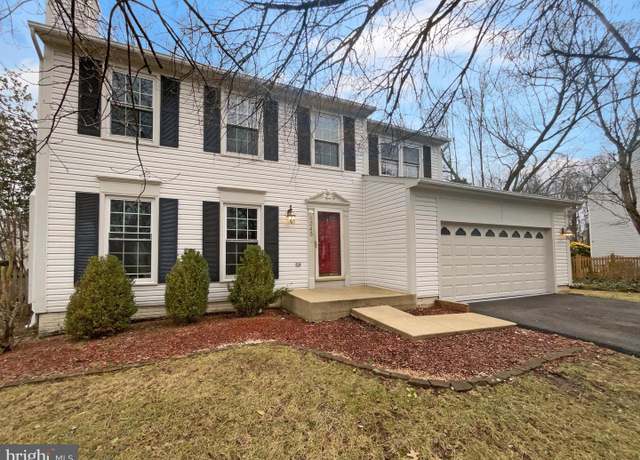 Property at 8245 Crackling Fire Dr, Gainesville, VA 20155, 4 beds, 3.5 baths