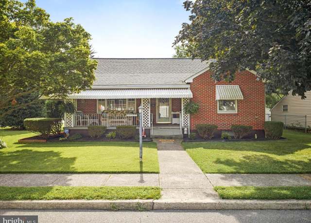 Property at 800 Corbett St, Hagerstown, MD 21740, 3 beds, 2 baths