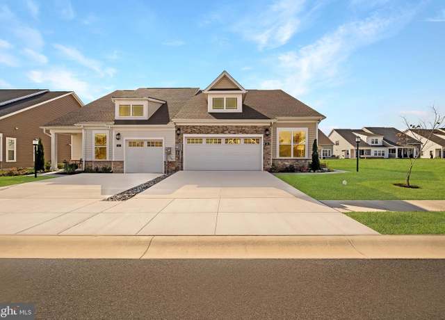 Property at 142 Grand Overlook Dr, Gettysburg, PA 17325, 2 beds, 2 baths