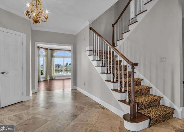 Property at 523 Bridgeview Dr, Lemoyne, PA 17043, 4 beds, 3.5 baths