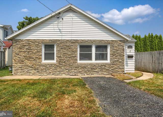 Property at 209 11th St, New Cumberland, PA 17070, 2 beds, 1 bath