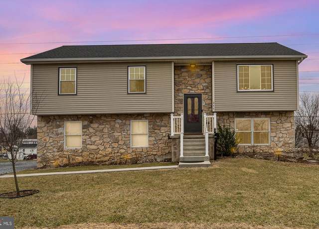 Property at 211 N East St, Hummelstown, PA 17036, 3 beds, 3 baths