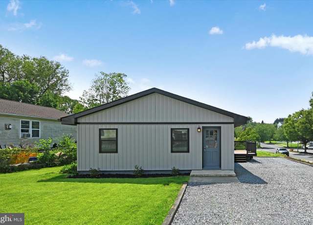 Property at 216 N Duke St, Hummelstown, PA 17036, 2 beds, 2 baths
